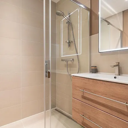 Design Et Charme, 100m2 Face A La Saone Lejlighed *