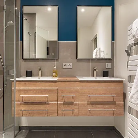 Design Et Charme, 100m2 Face A La Saone 公寓